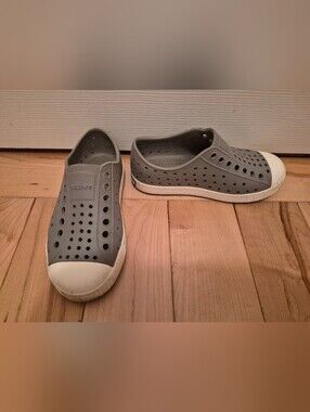 Native Todfler (Child) Size 11 Slip-On Water Shoes in Gray and White